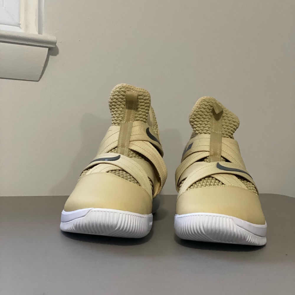 Nike Lebron Zoom Soldier 12 Team Gold size 12.5 - Picture 2 of 10